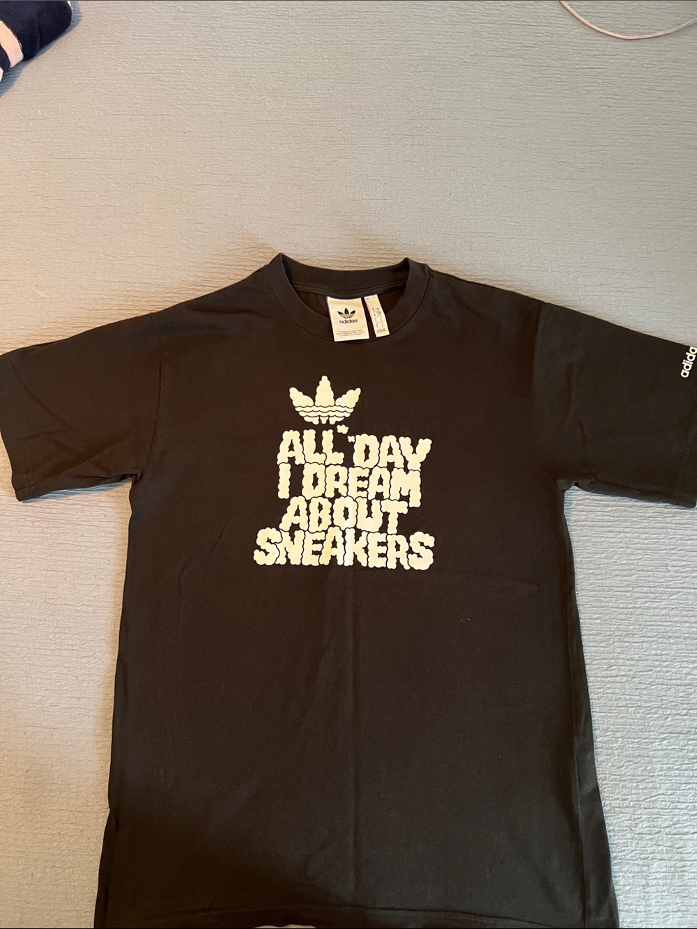 Adidas Graphic Tshirt Size Small